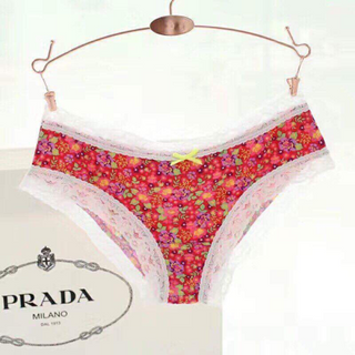 Quần lót hoạ tiết