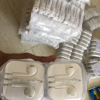Tai nghe iphone có logo loại tốt