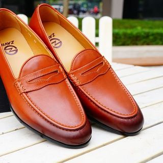 Giày da bò làm thủ công