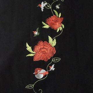 Quần thêu hoa topshop