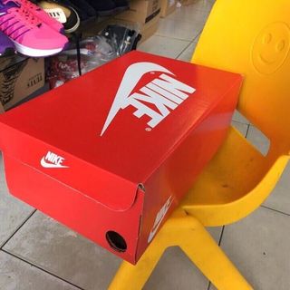 Hộp giầy thể thao