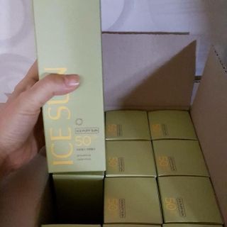 Kem chống nắng nature republic ice puff sun
