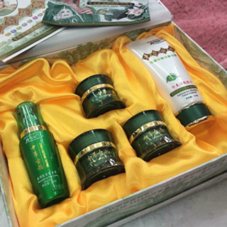 Bộ mĩ phẩm hoàng cung