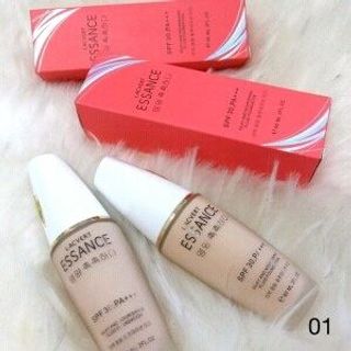 Kem nền lacvert essance spf 30