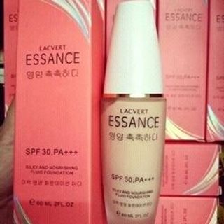 Kem nền lacvert essance spf 30