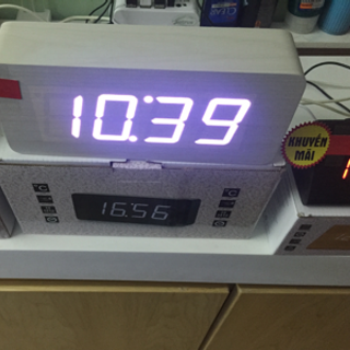 Đồng hồ gỗ led hình tam giác - eChipKool
