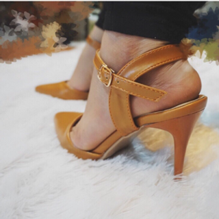 7p sandal gót sơn