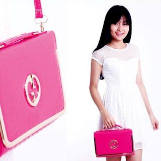Túi xách nữ thanh lịch và sang trọng có gọng vàng ở nắp-111