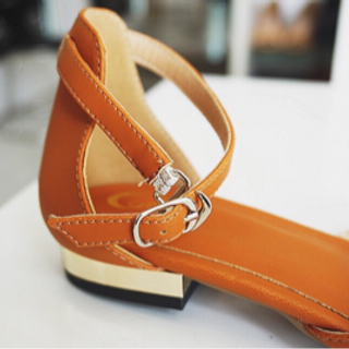 Búp bê sandal laze