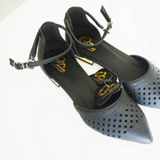 Búp bê sandal laze