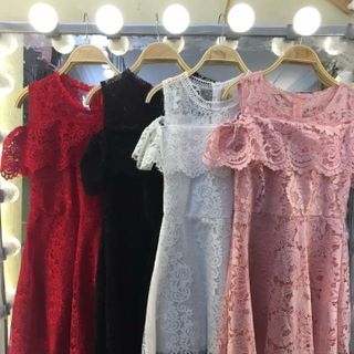 Váy ren trễ vai