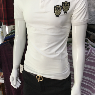 Áo thun cổ thêu hình