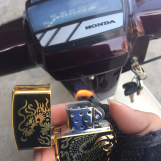 Zippo vuốt rồng