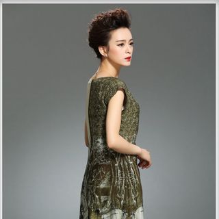 Đầm suông họa tiết