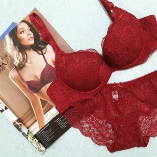Bộ đồ lót victoria siêu đẩy tạo khe