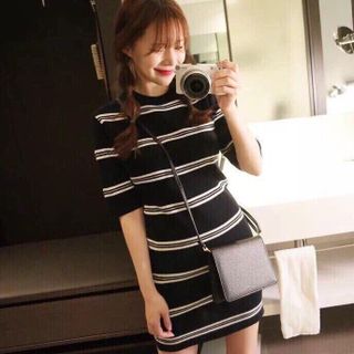 Đầm body sọc