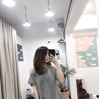 Đầm caro hở vai