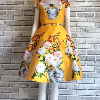 Đầm trung niên thiết kế