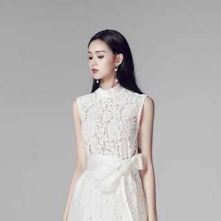 Đầm ren trắng chữ a thiết kế thanh lịch kín đáo ap002