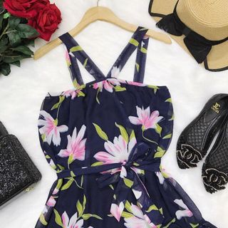 Đầm voan hoa cổ yếm tầng