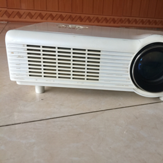 Bán máy chiếu bãi giá rẻ lượng nhiều ai có nhu cầu
