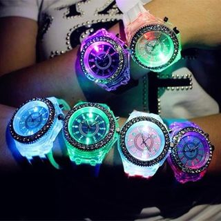 Đồng hồ phát sáng 7 màu - đồng hồ 7 màu - đồng hồ ánh sáng