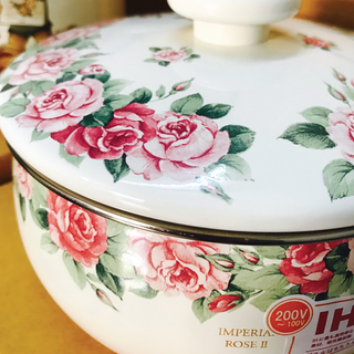 Nồi tráng men fujihoro 2 dạng hoa văn hoa văn hoa hồng hoa văn con gấu