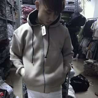 Áo khoác hoodie và áo khoác có dây kéo
