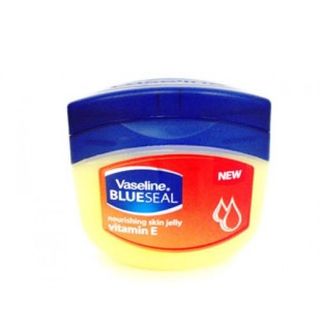 Dưỡng môi vasaline