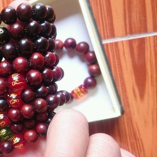 Vòng tay gỗ đá