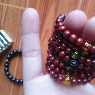 Vòng tay gỗ đá