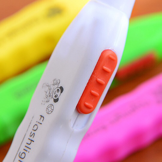 - dụng cụ lấy ráy tai có đèn flashlight
