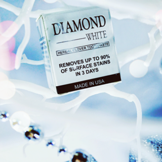 Kem tẩy trắng răng diamondwhite