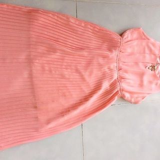 Đầm xếp ly