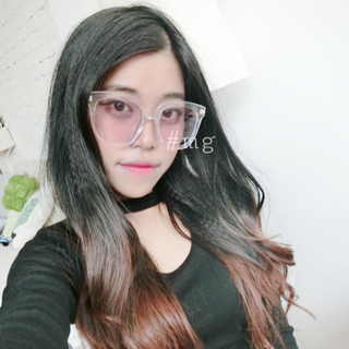 Kính v trong màu gọng kim loại