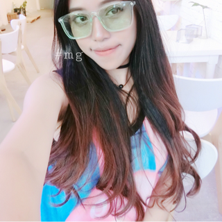 Kính v tây trong