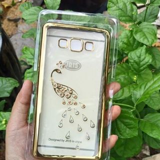 Ốp lưng con công đính đá iphone các dòng - giá sỉ​ giá tốt