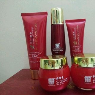Bộ kem hoàng cung tuyết sen đỏ 5in1