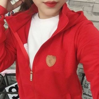 Aó khoác nữ da cá logo nổi