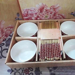 Bộ 6 chén đũa hoa văn
