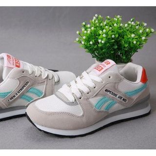 Giày thể thao cá tính