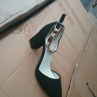 Giày cao gót siêu chất đi rất sang và nổi chân