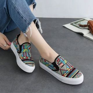 Giày lười họa tiết