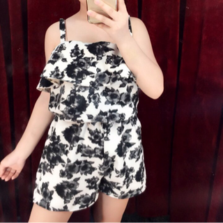 Jumpsuit bèo ngực