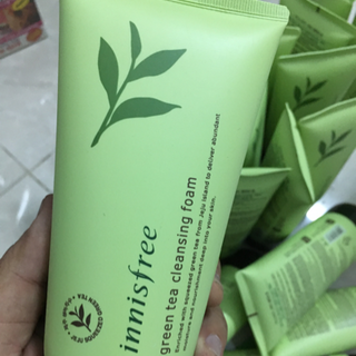 Rữa mặt trà xanh innisfree
