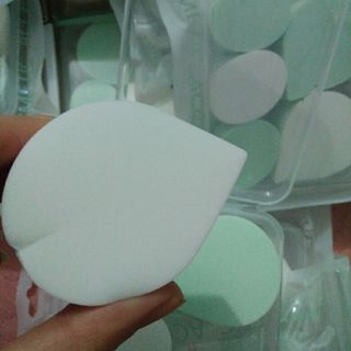 Mút tán kem nền nhật bản