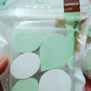 Mút tán kem nền nhật bản