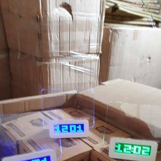 đồng hồ bảng ghi chú dạ quang