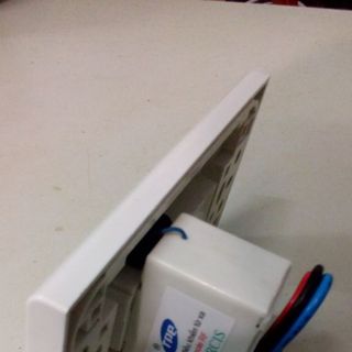 Công tắc điều khiển từ xa âm tường Model RC1S