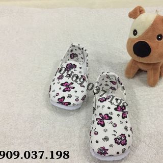 Giày tập đi họa tiết bướm